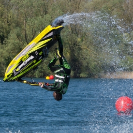 Commended - One foot off ski means extra points